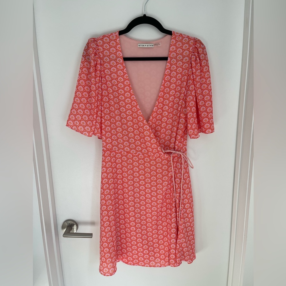 NWOT Alice and Olivia floral wrap dress
